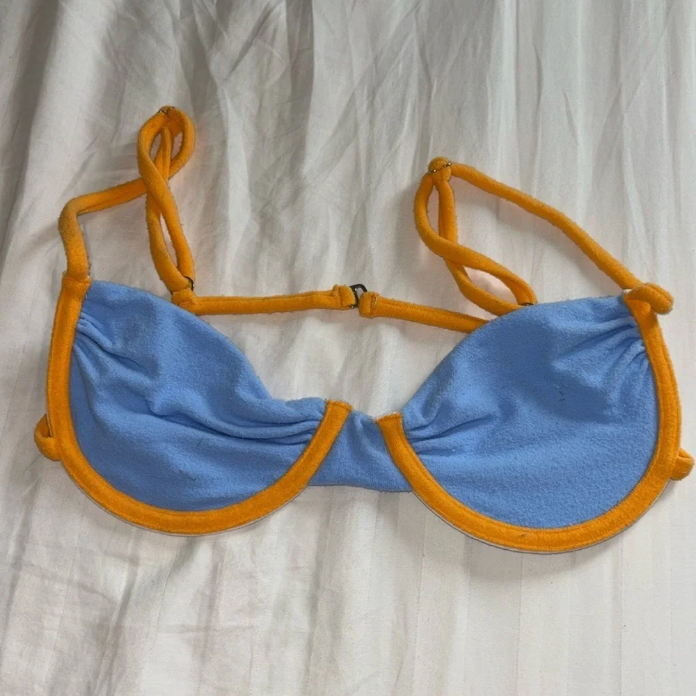 Frankie’s Bikinis Maggie Terry Underwire Bikini Top size Small